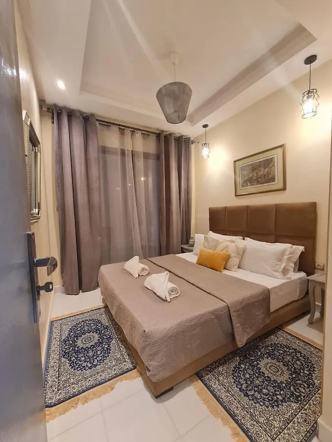 2 Bedroom Apartment Private Terrace - Fiber Wi-Fi & Netflix Suvayr