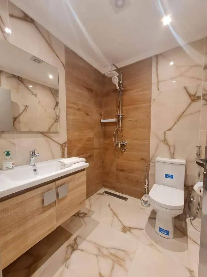 2 Bedroom Apartment Private Terrace - Fiber Wi-Fi & Netflix Suvayr